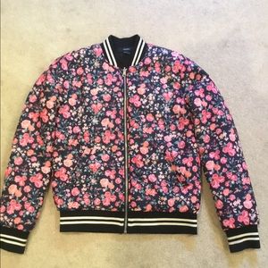 Floral jacket, like new. F21 women’s size small.